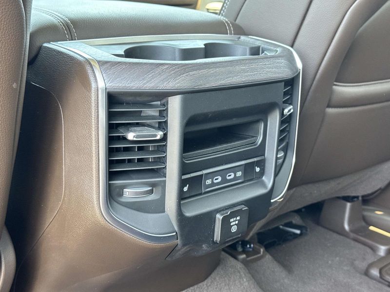 New 2026 RAM 1500 Laramie Crew Cab 4x4 6'4' Box
