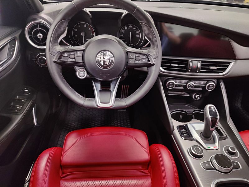 Used 2022 Alfa Romeo Giulia Veloce AWD w/Sunroof/NavImage 20
