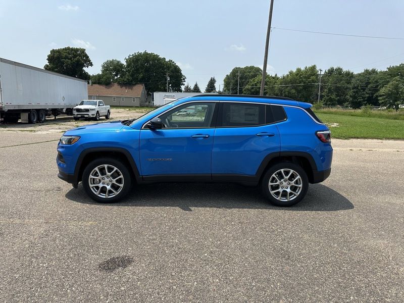 2024 Jeep Compass Latitude Lux 4x4Image 5