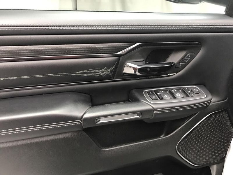 Used 2023 RAM 1500 LimitedImage 9