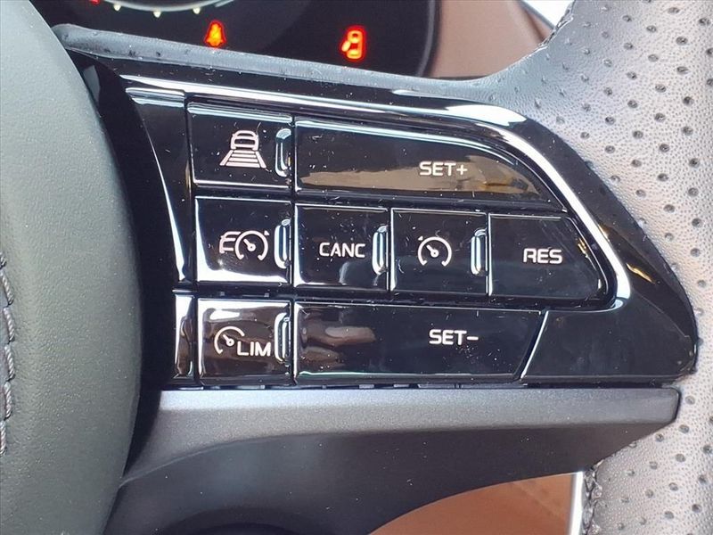 New 2026 Maserati Grecale ModenaImage 18