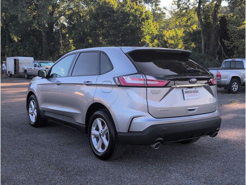 Used 2020 Ford Edge SEImage 3