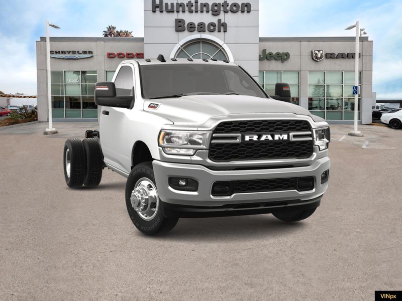 2023 RAM 3500 Chassis Cab Tradesman/SLTImage 14