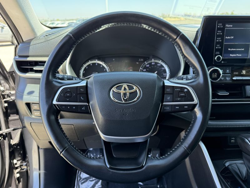 Used 2022 Toyota Highlander XLEImage 23