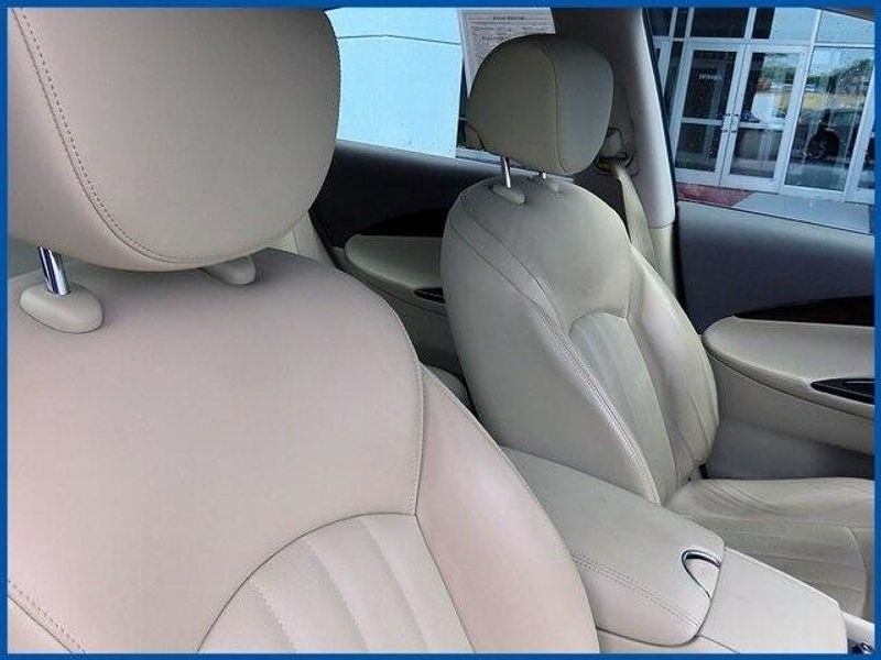 2015 INFINITI QX50 JourneyImage 9