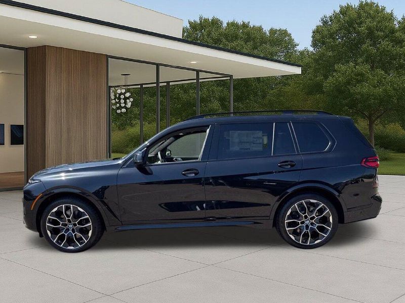 New 2027 BMW X7 xDrive40iImage 13