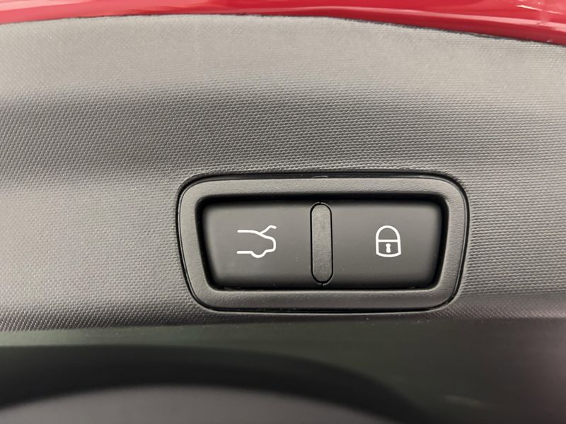 2024 Alfa Romeo Stelvio Ti AWD w/Activ AsstImage 19