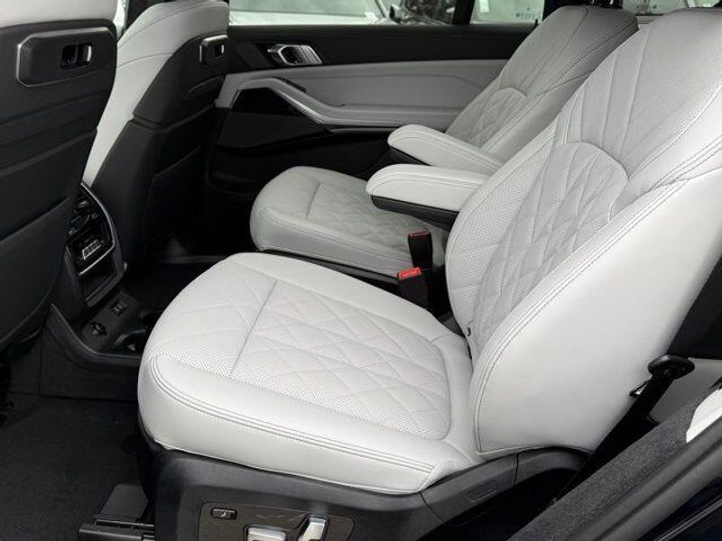 New 2026 BMW X7 xDrive40iImage 27