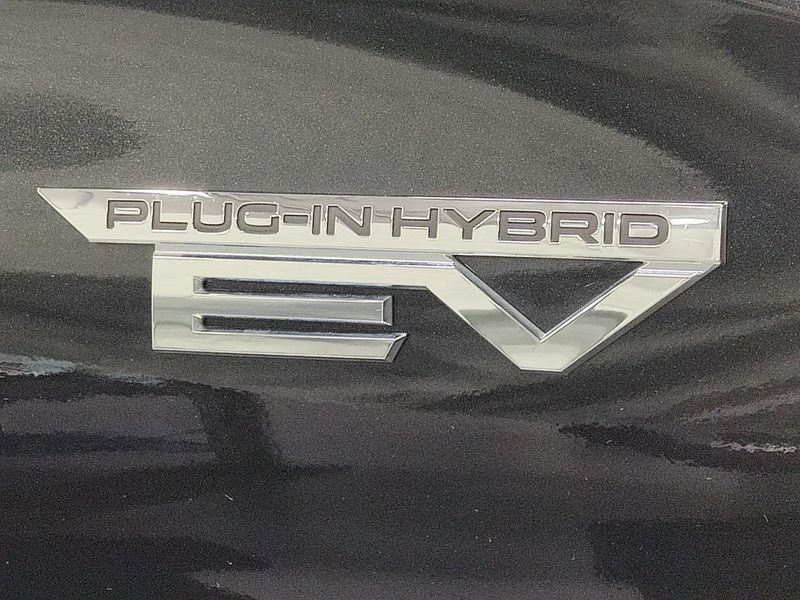 Used 2023 Mitsubishi Outlander PHEV SEL AWD 40th Anniv w/Sunroof/NavImage 3