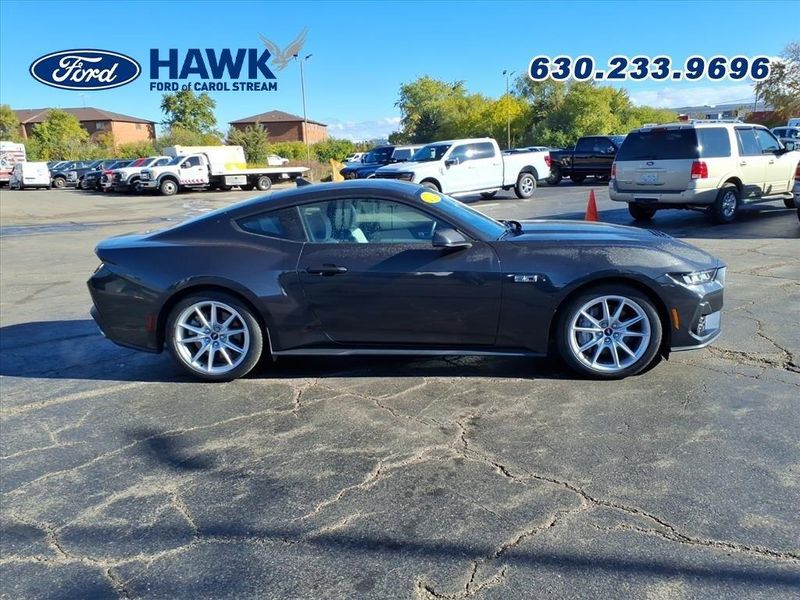 2024 Ford Mustang Premium GT photo 2