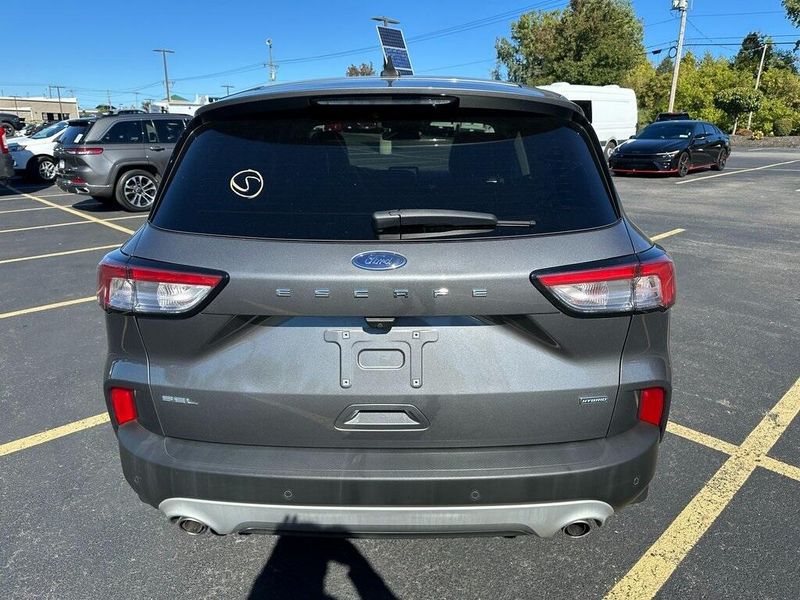 2022 Ford Escape SEL photo 4