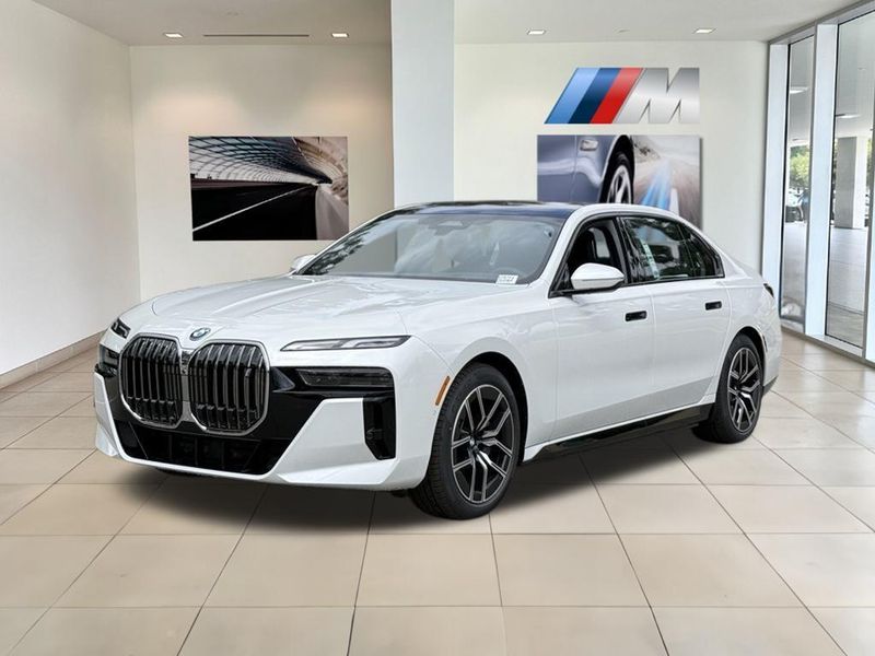 2025 BMW i7 eDrive50Image 2