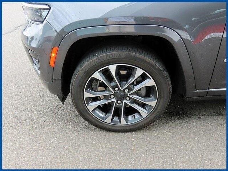 2022 Jeep Grand Cherokee L OverlandImage 4