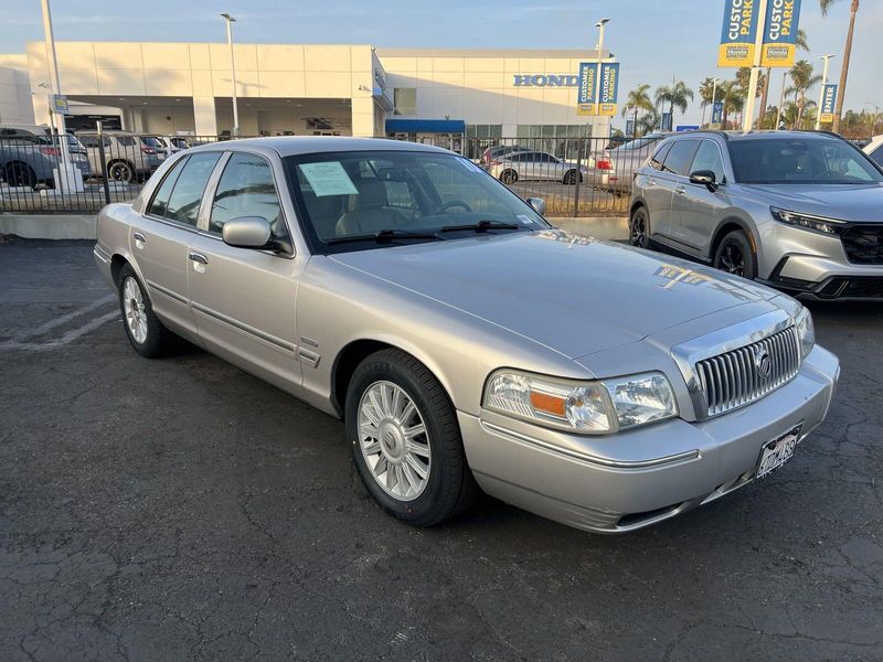 2010 Mercury Grand Marquis LSImage 4