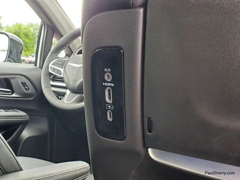 New 2025 Chrysler Pacifica SelectImage 49