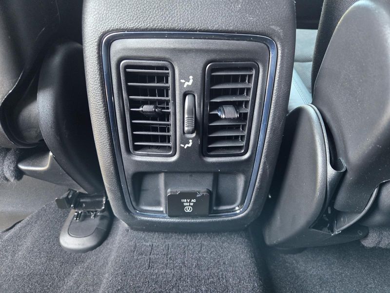 Used 2021 Jeep Grand Cherokee Laredo X 4x4