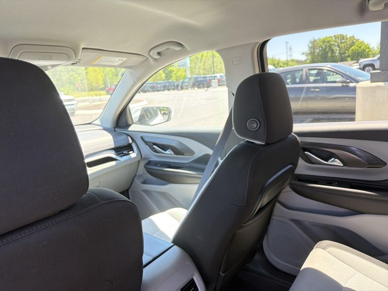 Used 2022 GMC Terrain SLEImage 22