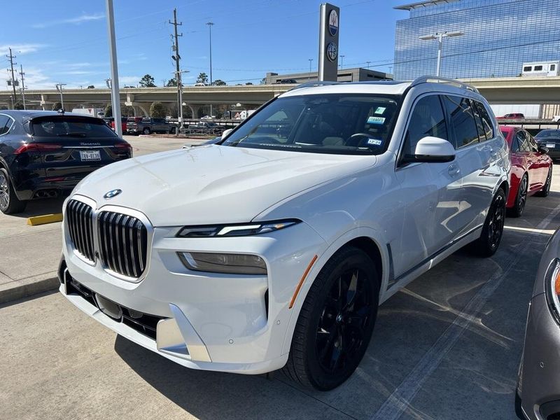 2023 BMW X7 xDrive40iImage 1