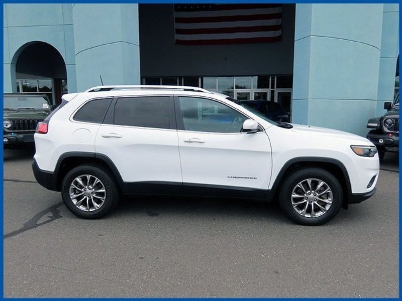 2021 Jeep Cherokee Latitude LuxImage 2