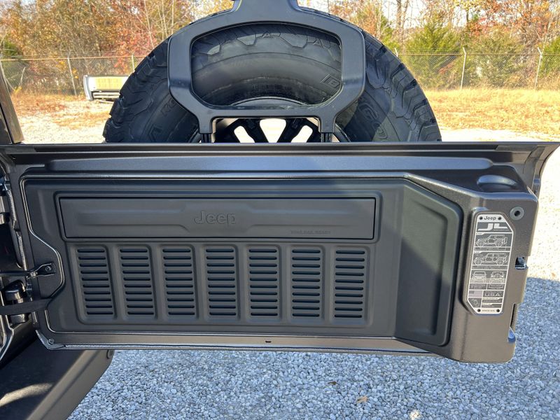 New 2026 Jeep Wrangler 4-door Rubicon XImage 19