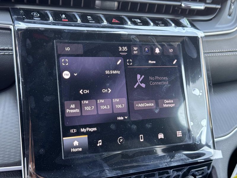 New 2026 Jeep Grand Cherokee Laredo 4x2