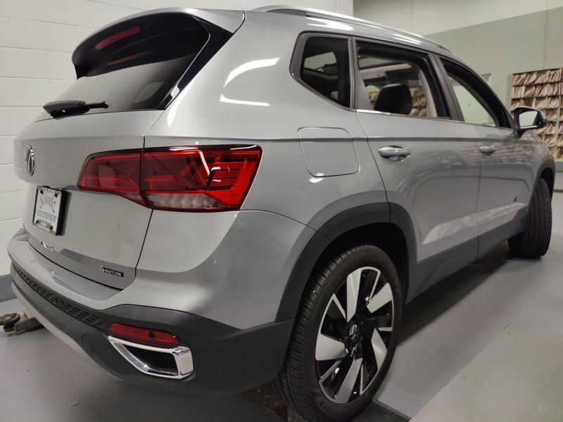 Used 2024 Volkswagen Taos SEL AWD w/Sunroof/NavImage 14