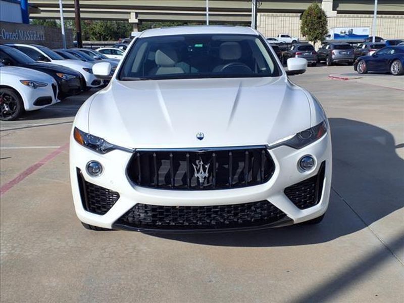 2022 Maserati Levante ModenaImage 8