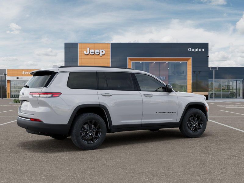 New 2026 Jeep Grand Cherokee L Laredo Altitude 4x4Image 4