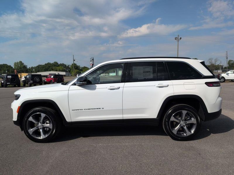 2025 Jeep Grand Cherokee Limited 4x2Image 4