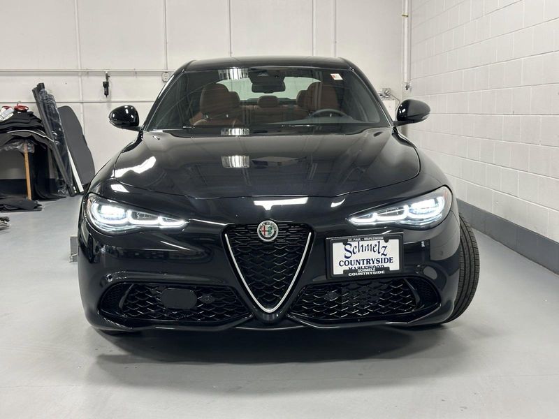 2024 Alfa Romeo Giulia Ti AwdImage 9