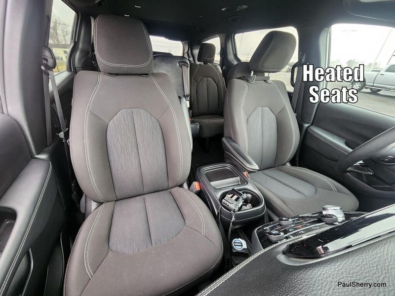 Used 2024 Chrysler Pacifica Touring