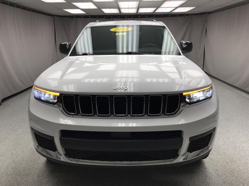 Used 2023 Jeep Grand Cherokee L LaredoImage 6