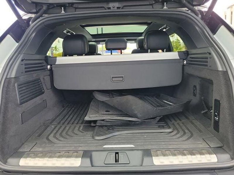 2023 Land Rover Range Rover Sport SE photo 8