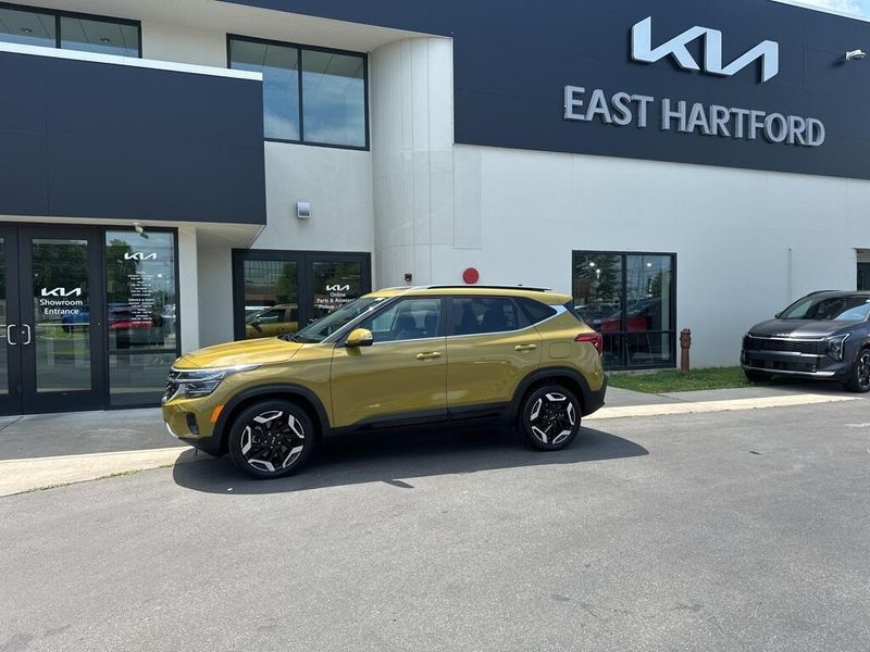 Used 2024 Kia Seltos SXImage 1