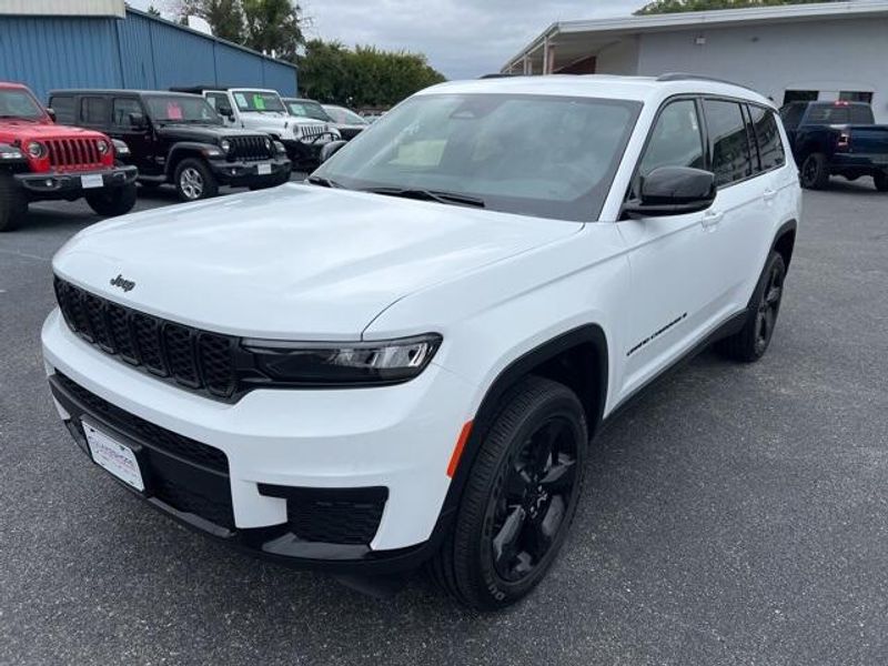 2024 Jeep Grand Cherokee L Altitude 4x4Image 3