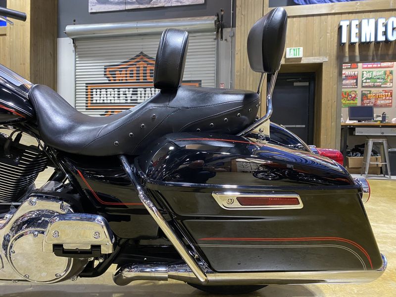 2014 Harley-Davidson ROAD KING Image 16