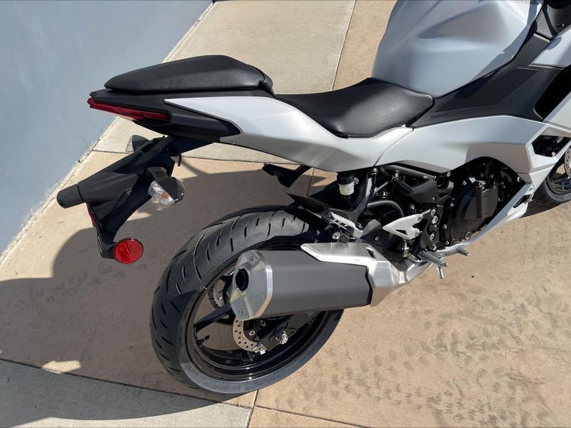2025 Kawasaki NINJA 500 ABS Image 7