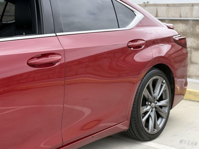 2021 Lexus ES 350 F-SPORTImage 9