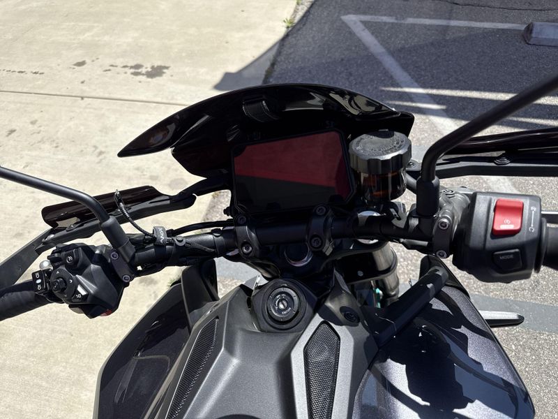 Used 2024 Yamaha MT-09 Image 12