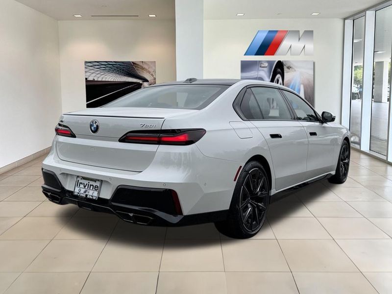 2025 BMW 7 Series 760i xDriveImage 6