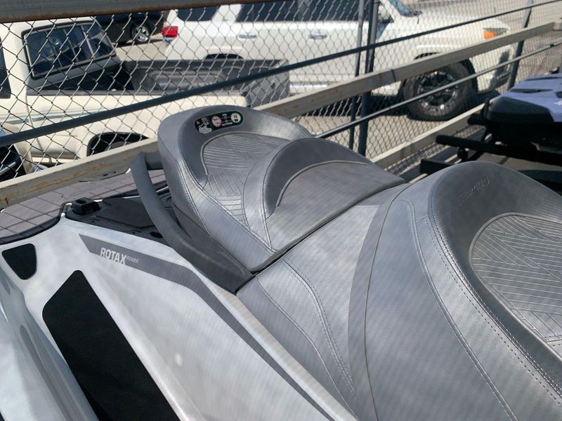 New 2025 Sea-Doo GTX LIMITED 325 (SOUND SYSTEM) Image 4