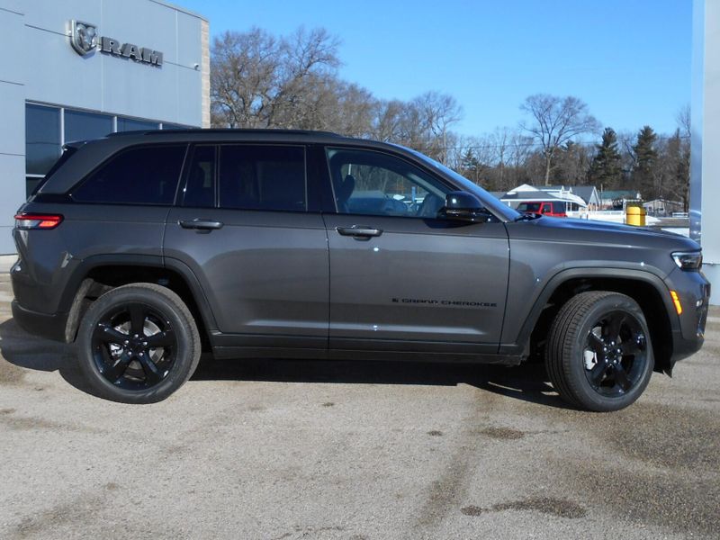 2025 Jeep Grand Cherokee Limited 4x4Image 29