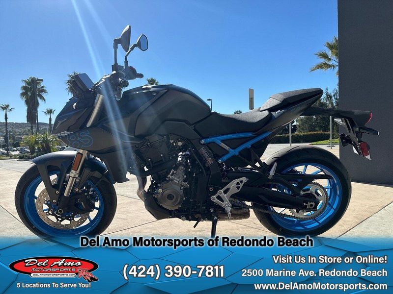 New 2024 Suzuki GSX-8S Image 12