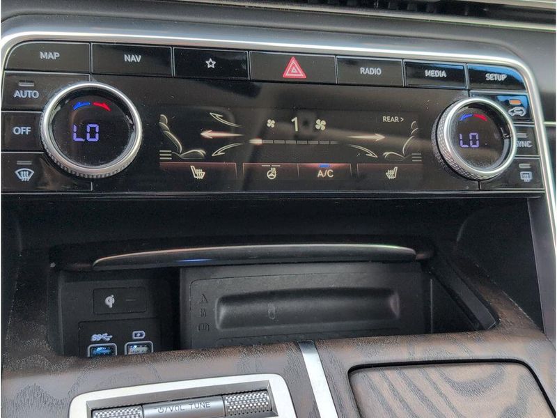Used 2024 Genesis GV80 2.5T (A8)Image 16
