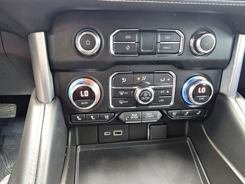 2021 GMC Yukon SLTImage 15