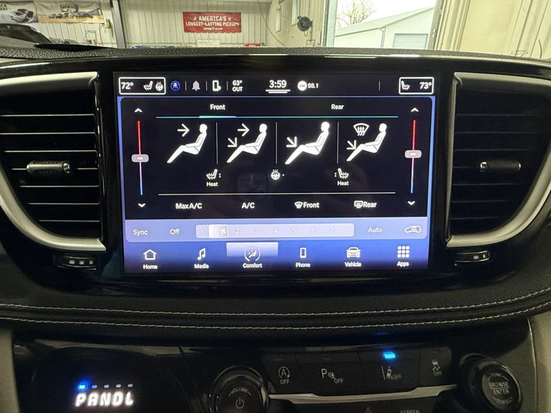 Used 2022 Chrysler Pacifica Touring LImage 29