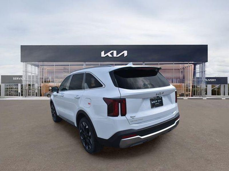 New 2026 Kia Sorento SXImage 6