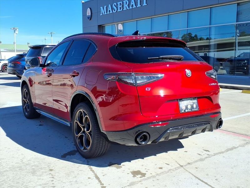 New 2025 Alfa Romeo Stelvio Intensa AwdImage 9