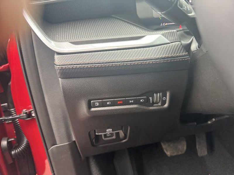 New 2026 Jeep Cherokee Overland 4x4Image 11