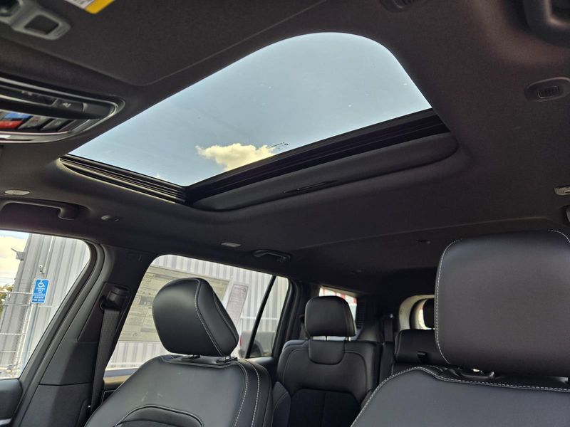New 2026 Jeep Grand Cherokee L Laredo Altitude 4x4